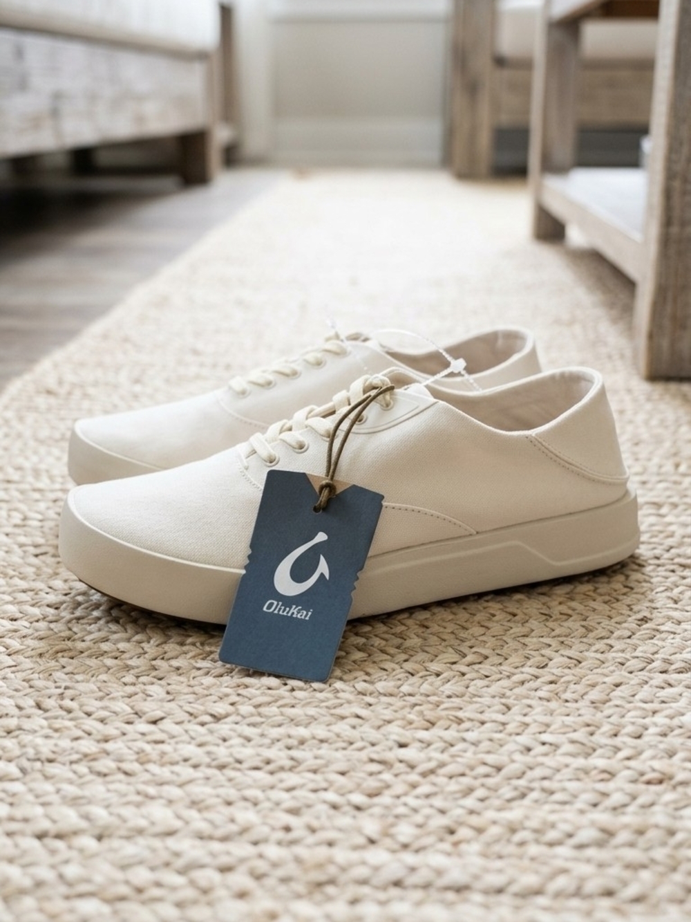 NWT OluKai Tradewind Canvas Platform Sneakers - Men’s Size 10.5